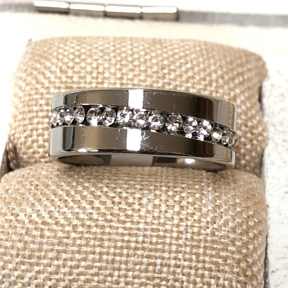 Stainless Steel Single Row Channel Set Rhinestones Flat Silver Eternity Ring 8MM